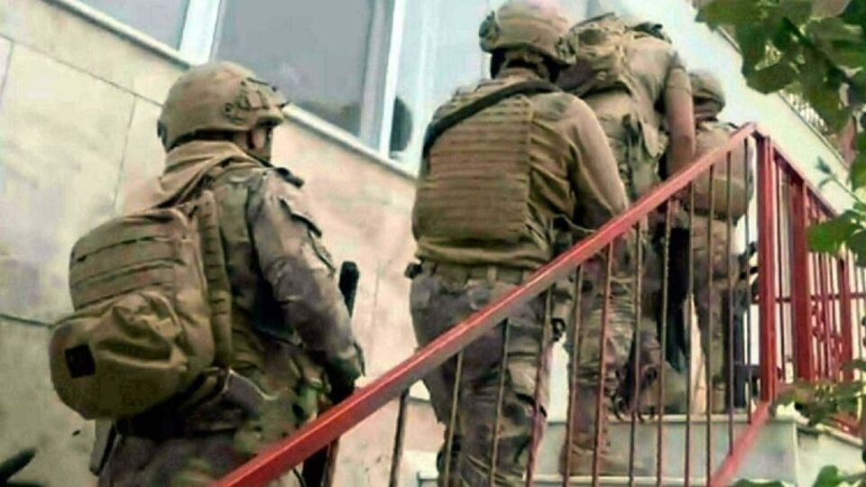 FETÖ'nün Kara Kuvvetleri mahrem yapısına darbe