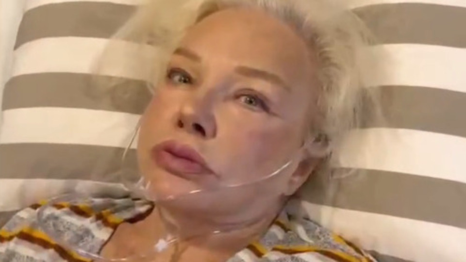 Ambulans uçakla getirildi