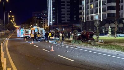 Kavşakta iki otomobil çarpıştı: 4 yaralı