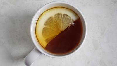 Çayın yanında verilen limona ücret alan işletmeye ceza kesildi