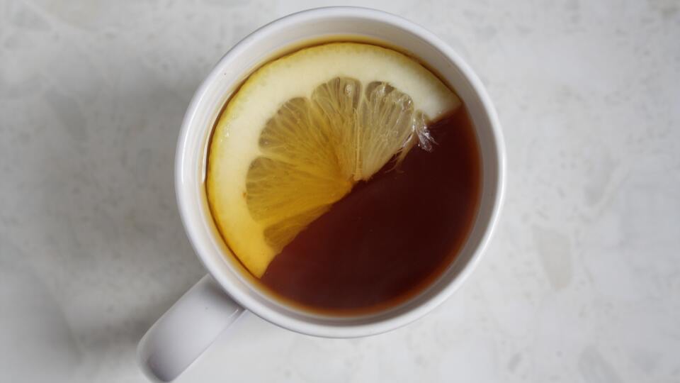 Çayın yanında verilen limona ücret alan işletmeye ceza kesildi