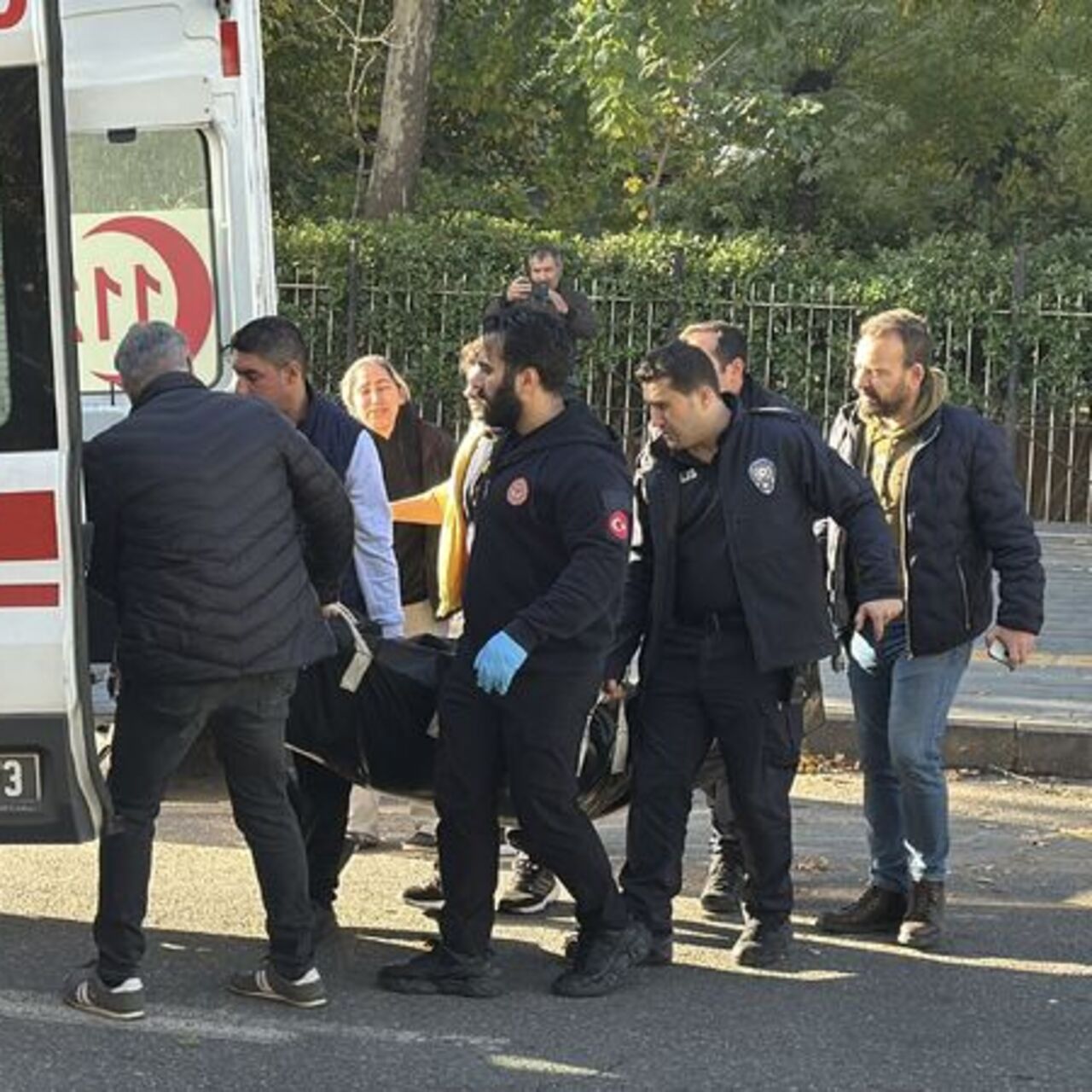 Annesi ile ağabeyini 'Pompalı'yla katletti!