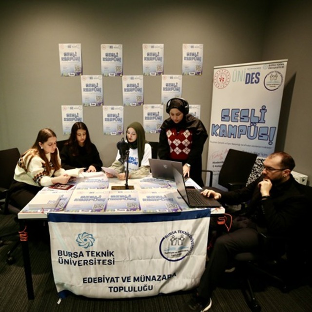 Görme engelli üniversiteliler ders notlarına "sesli" ulaşabilecek