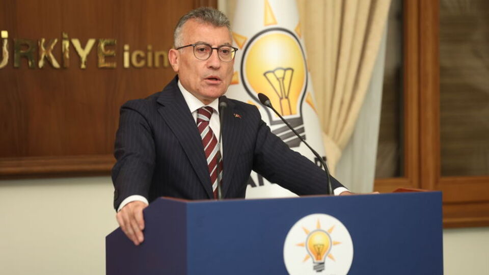 AK Parti'de komisyon toplantısı