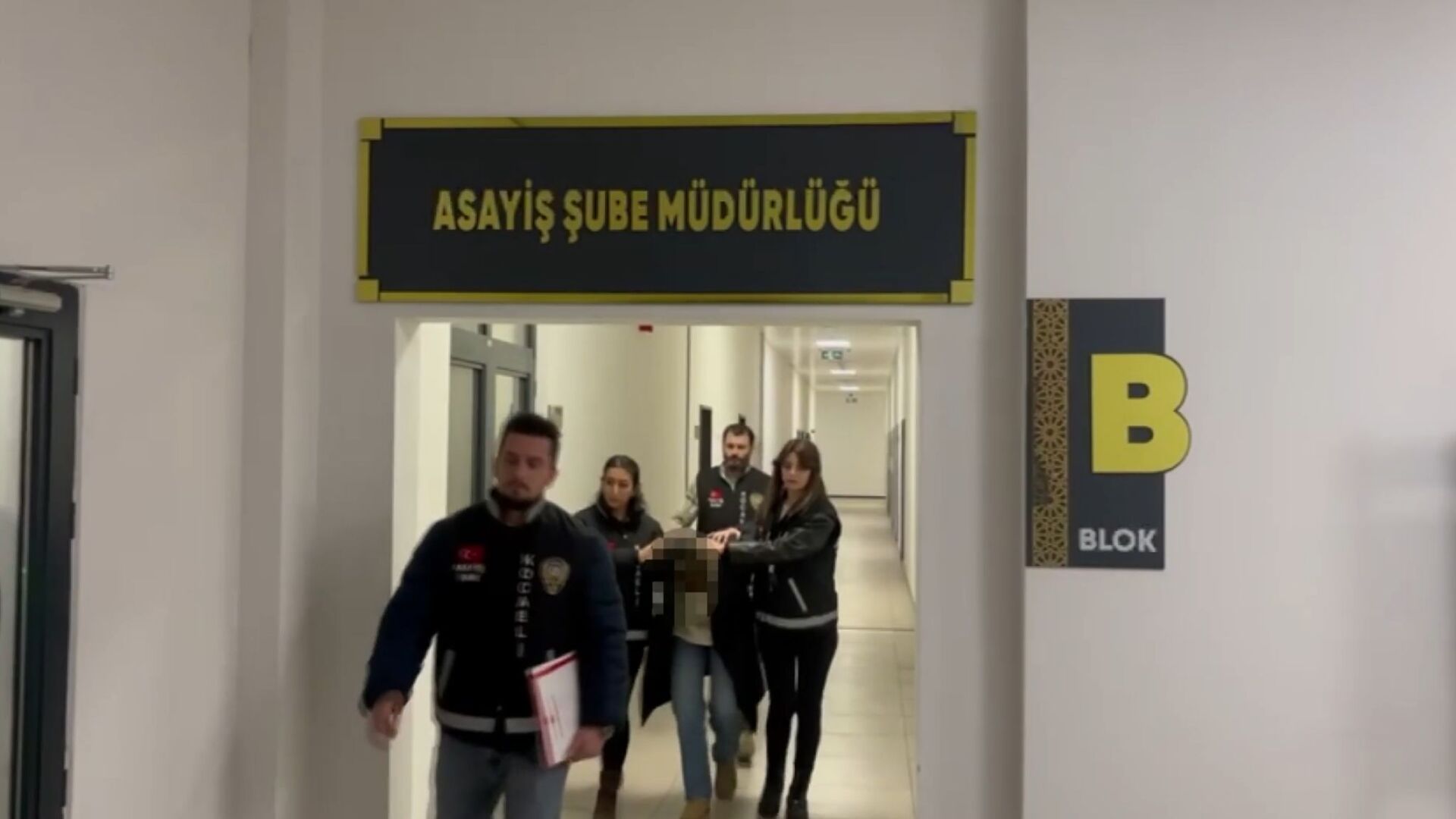 18 yıl sonra parmak izi eşleşti! Cani anneye kelepçe! | Son dakika haberleri