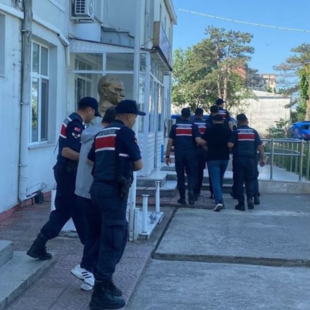 4 ilde hırsızlık operasyonu: 14 gözaltı