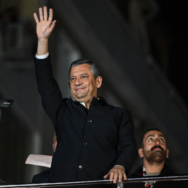 Özgür Özel, Sultangazi'de konuştu