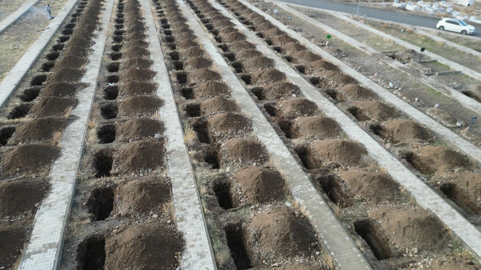 Erzurum'da 500 kışlık mezar kazıldı