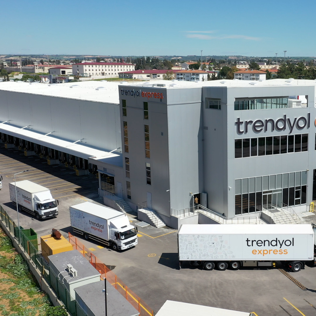 Trendyol depo ve ofislerinde yüzde 100 yenilenebilir enerji kullanımıyla çevre dostu bir çalışma ortamı oluşturuyor!