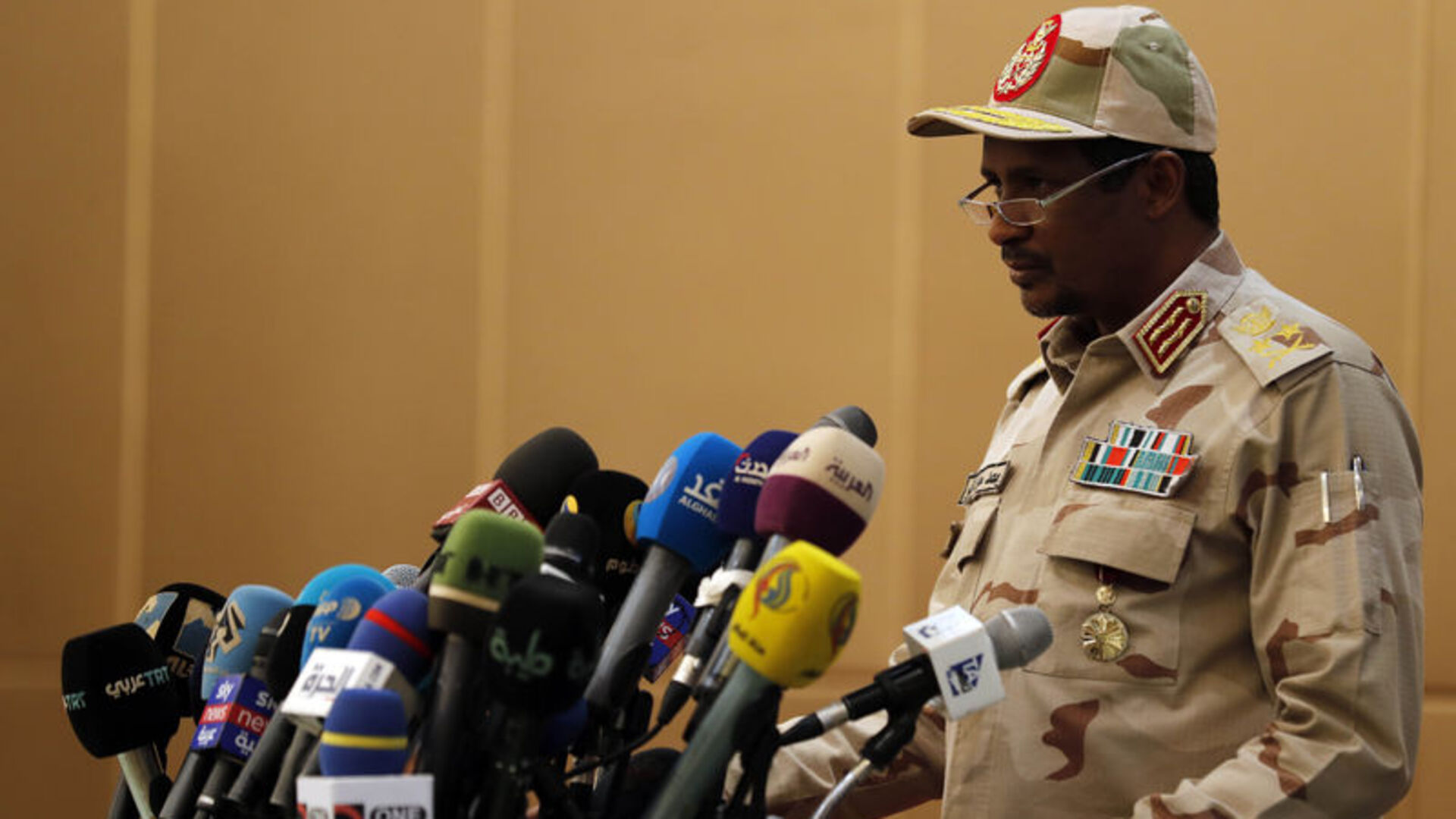 AB'den HDK Komutanına yaptırım kararı | Dış Haberler