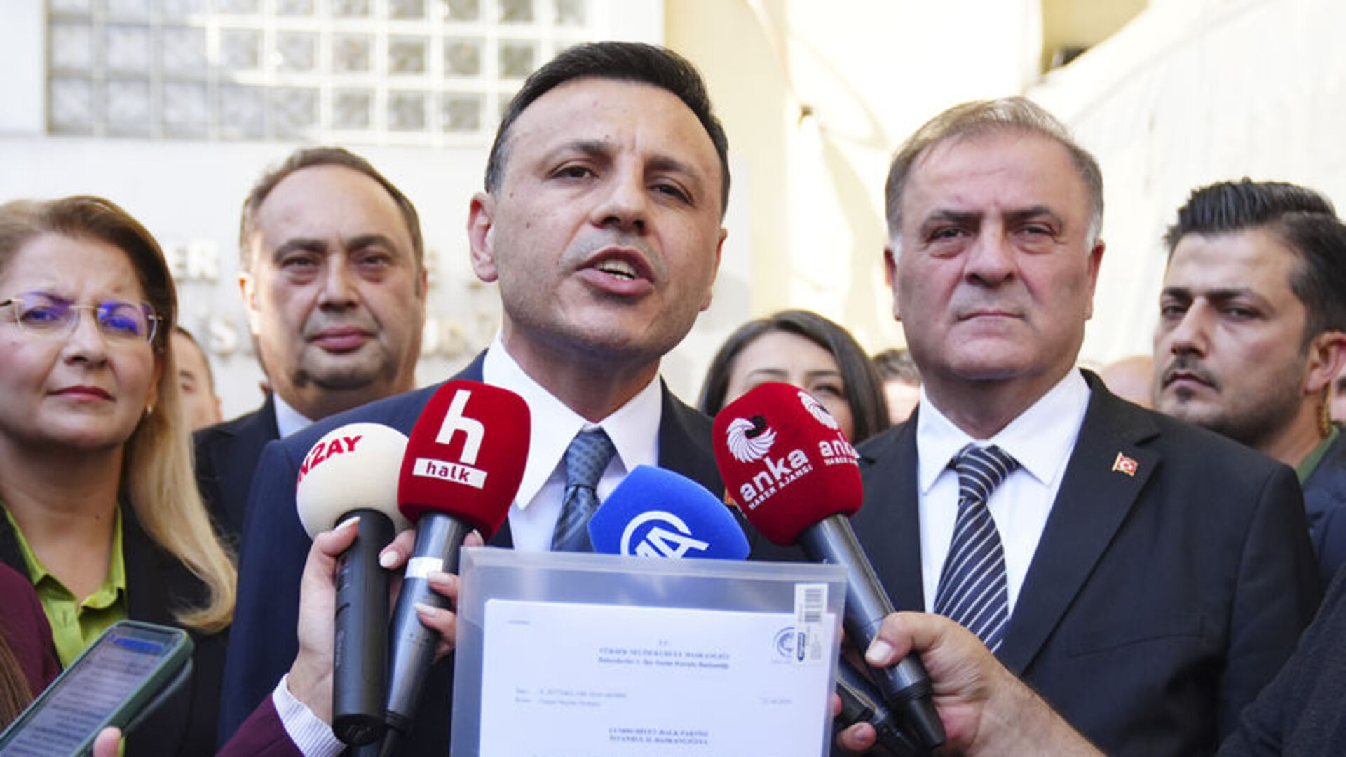 CHP'li Özgür Çelik AYM'ye Başvurdu: Seçilme Hakkım İhlal Edildi