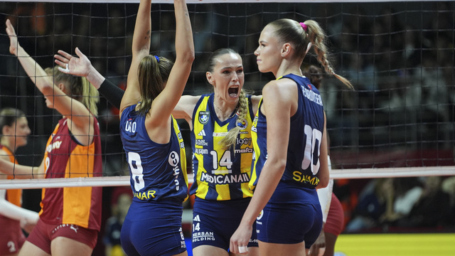 Voleybol derbisinde kazanan Fenerbahçe!