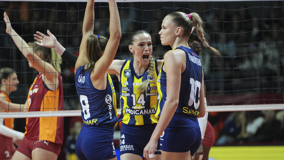 Voleybol derbisinde kazanan Fenerbahçe!