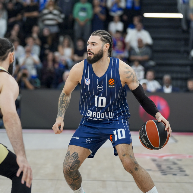 Anadolu Efes son nefeste kazandı!