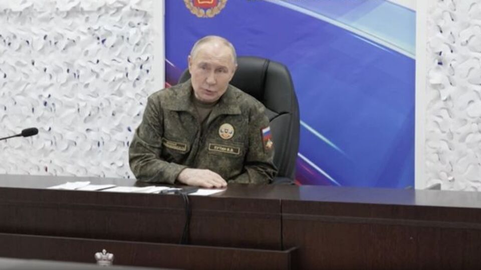 Putin'den komuta noktasına ziyaret