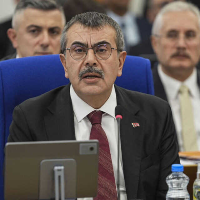 Bakan Tekin, sivil toplum örgütleri ile ilgili sorulara yanıt verdi