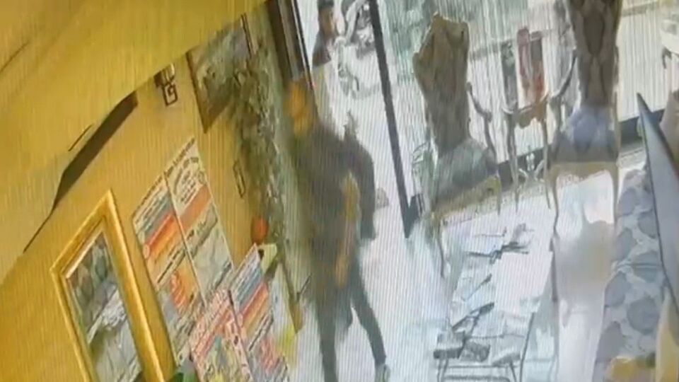 Adım adım dehşet! Böcek ailesinin ölümünde yeni görüntü!