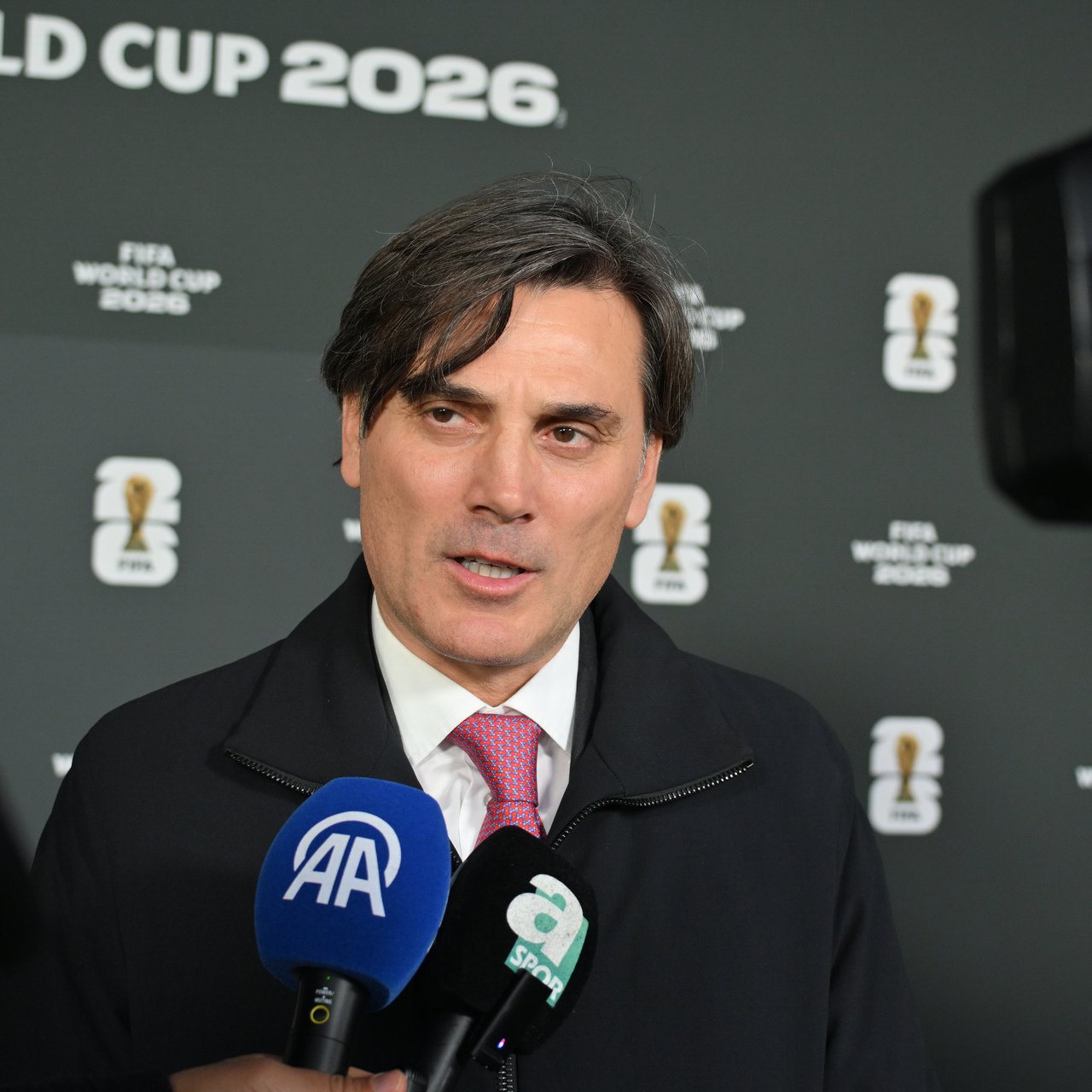 Montella'dan play-off için liglere ara talebi!