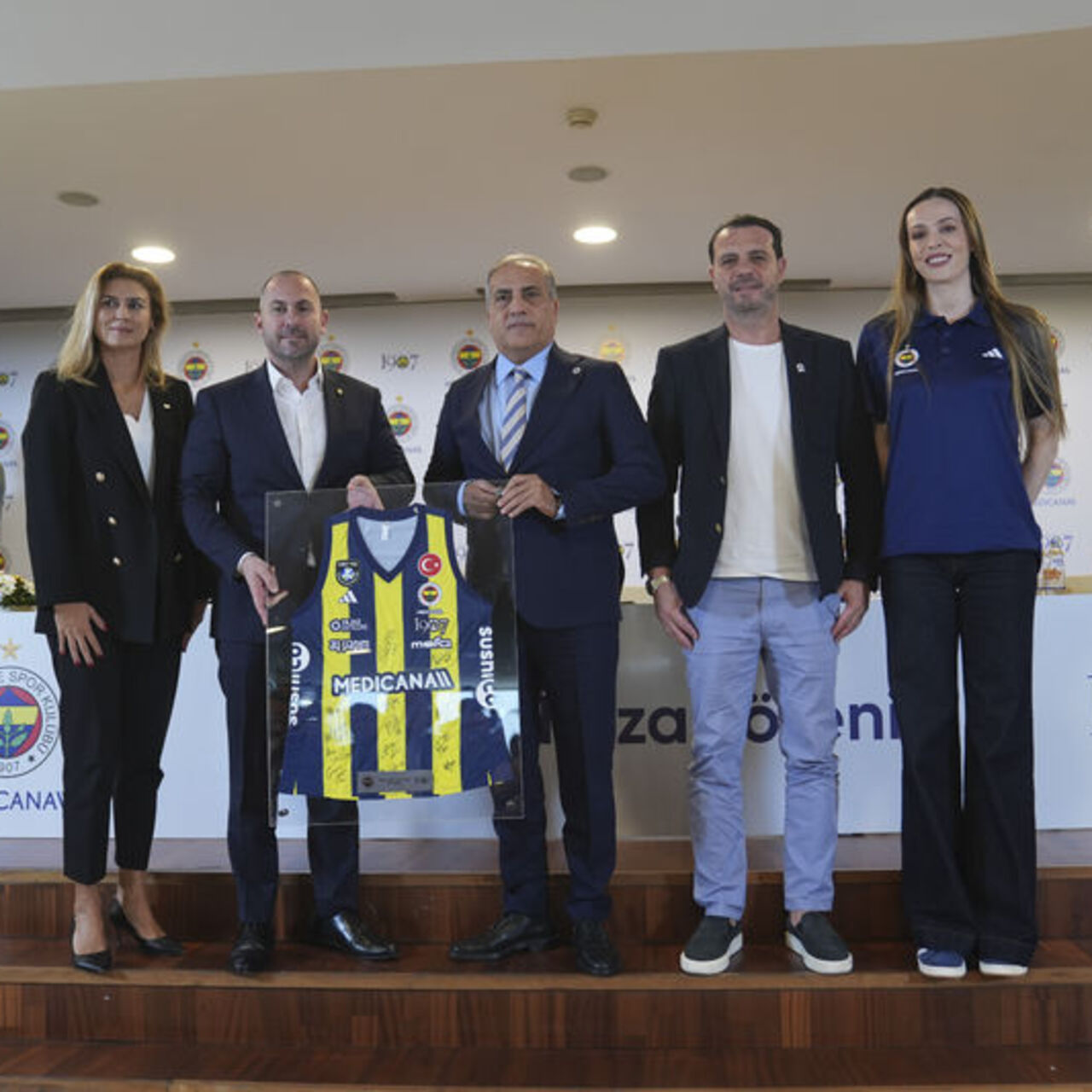 Fenerbahçe'ye voleybolda yeni sponsor