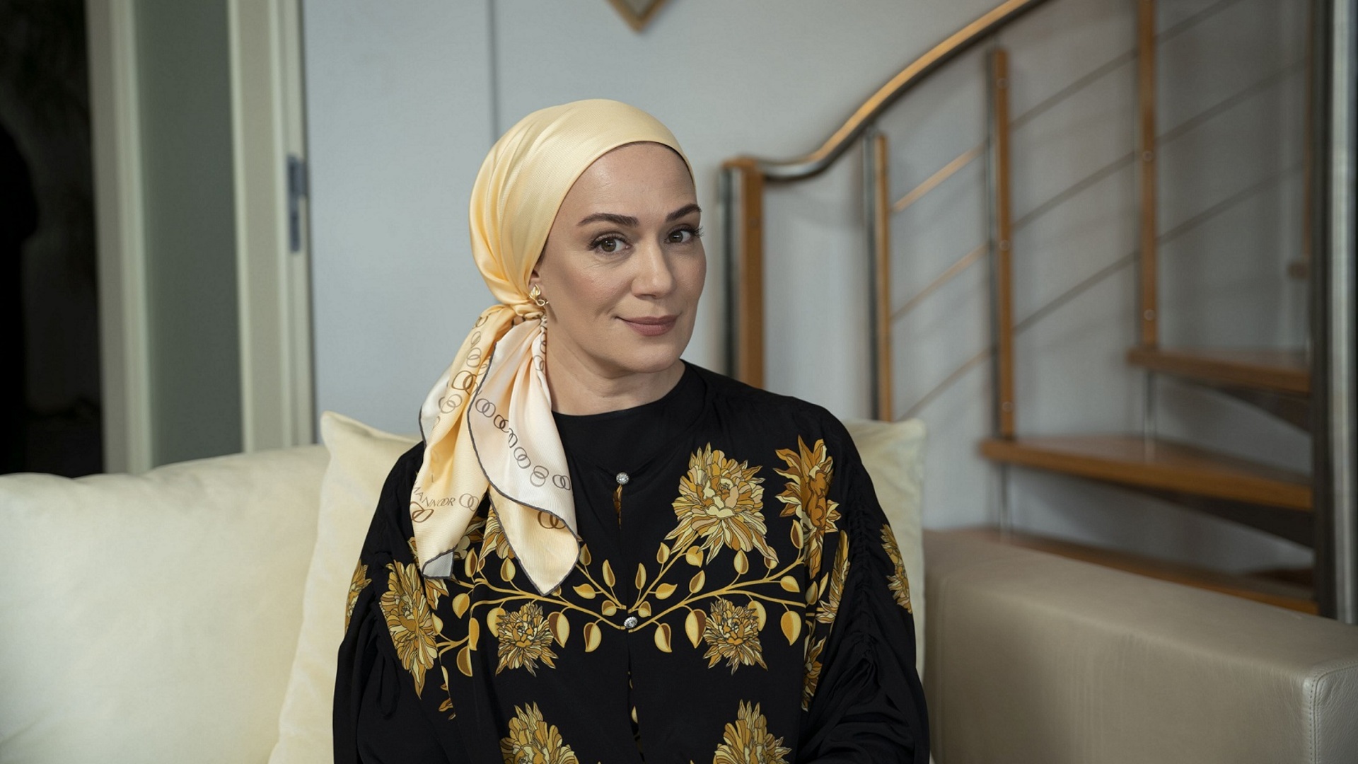 Kızılcık Şerbeti kadrosuna dahil olan oyuncular ve karakterleri: Diziye Özge Borak, Zeynep Parla, Hakan Karahan, Seray Kara, Begüm Tosun, Dilaray Yeşilyaprak katıldı