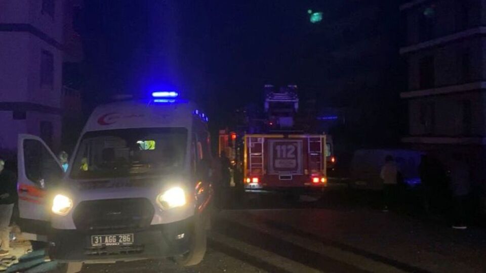 Binadaki yangında 2 kişi öldü, 14 kişi dumandan etkilendi