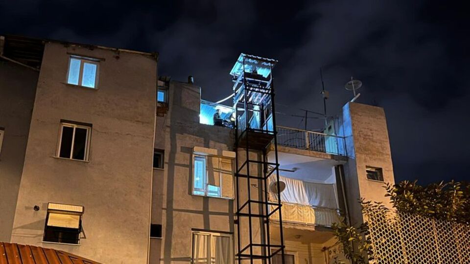 Engelli kardeşi için yük asansörü yaptırdı... 5. kata çıkarken trajik son!