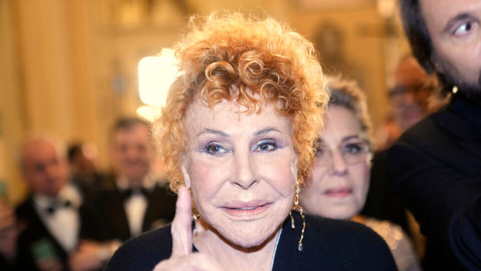 İtalyan şarkıcı hayatını kaybetti