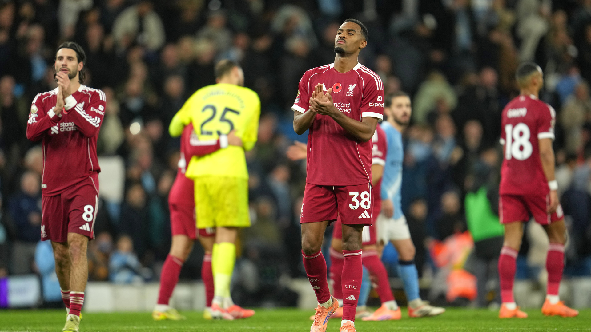 Liverpool Şokta: Nottingham Forest'a 3-0 Mağlup Oldu