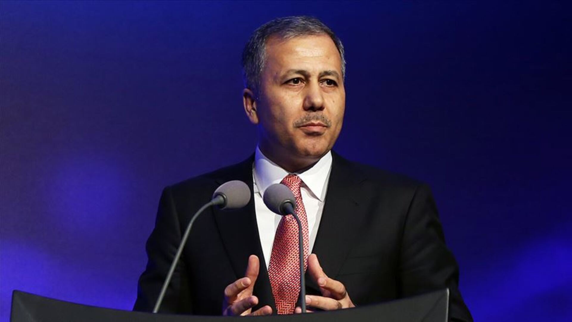 Bakan Yerlikaya'dan CHP Lideri Özel'e Sert Tepki: Yalan Ağzınıza Yuva Yapmış
