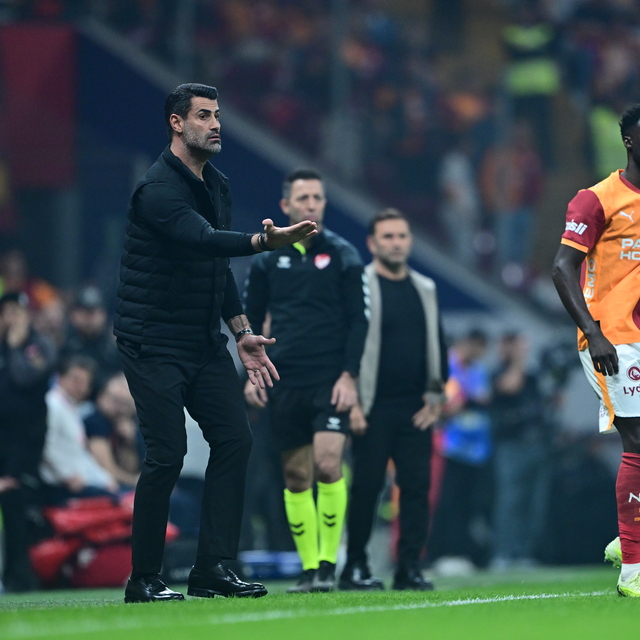 "3 puanı kaybettik diye üzülüyorum"