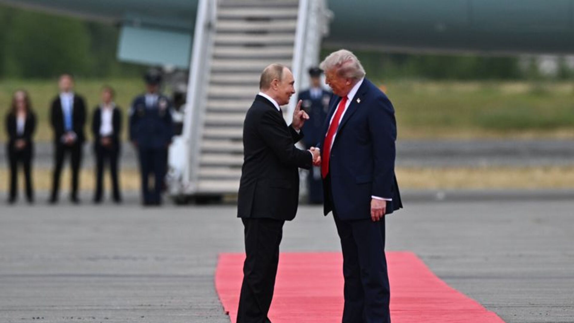 Trump'ın Rusya-Ukrayna Barış Planı Cenevre'de Masaya Yatırılıyor