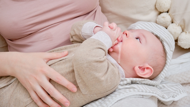 Bebeklerde reflü nasıl anlaşılır?