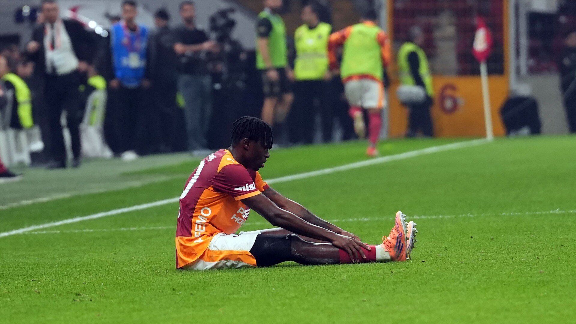 Galatasaray'da Sakatlık Şoku: Singo ve Lemina'nın Sağlık Durumu Açıklandı