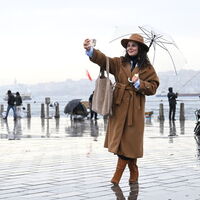 Sıcaklıklar düşüyor! İstanbul'a çok az da olsa yağmur geliyor!