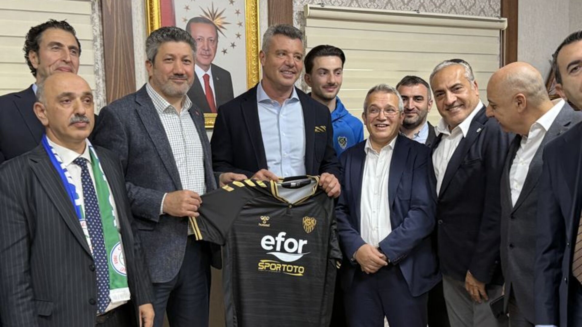 Sadettin Saran: İnşallah sizden aldığımız moralle 3 puanla döneceğiz - Fenerbahçe Haberleri