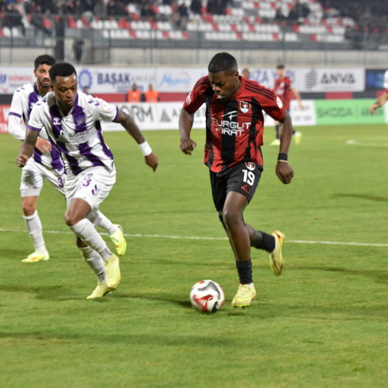 Van Spor, 90+1'de beraberliği kurtardı!