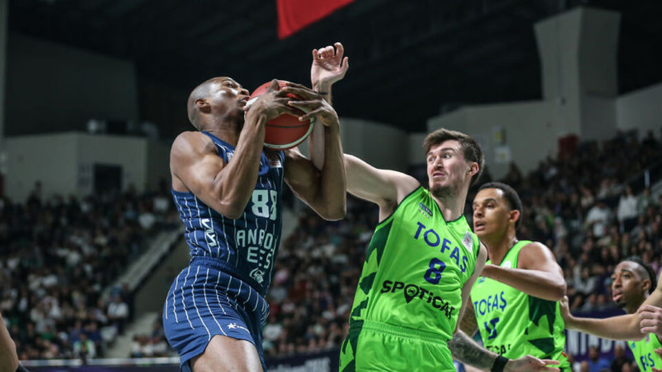 Anadolu Efes, TOFAŞ'a mağlup oldu!