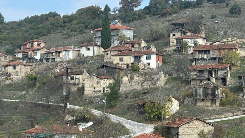 4 kişi kaldılar! 450 yıllık hayalet köy