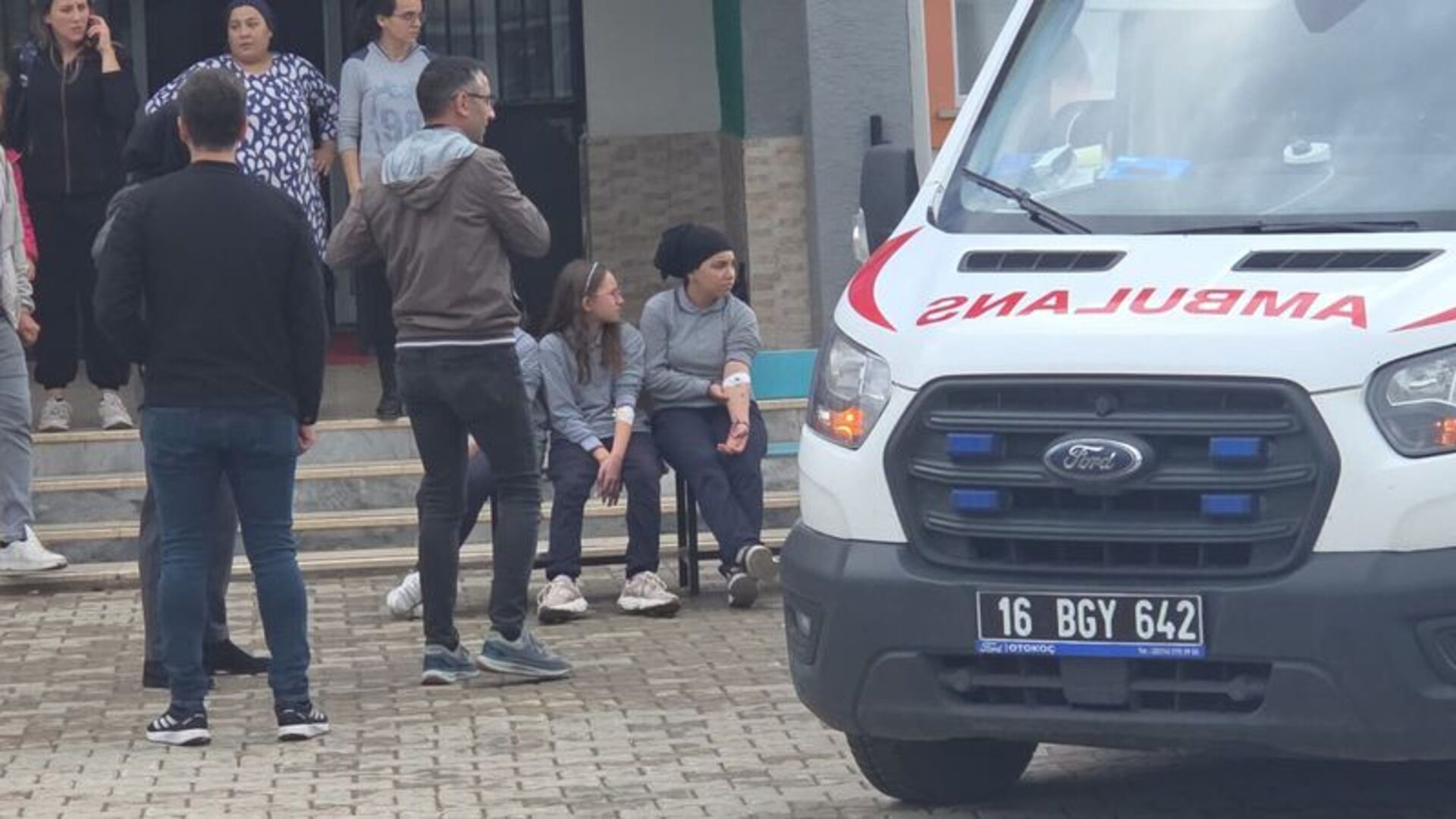 Sakarya'da Kız Yurdunda Zehirlenme: 23 Öğrenci Hastanelik Oldu
