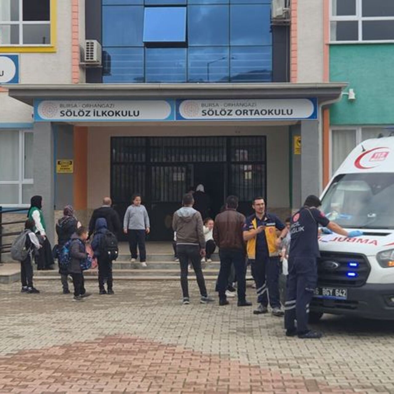 23 öğrenci hastanelik oldu