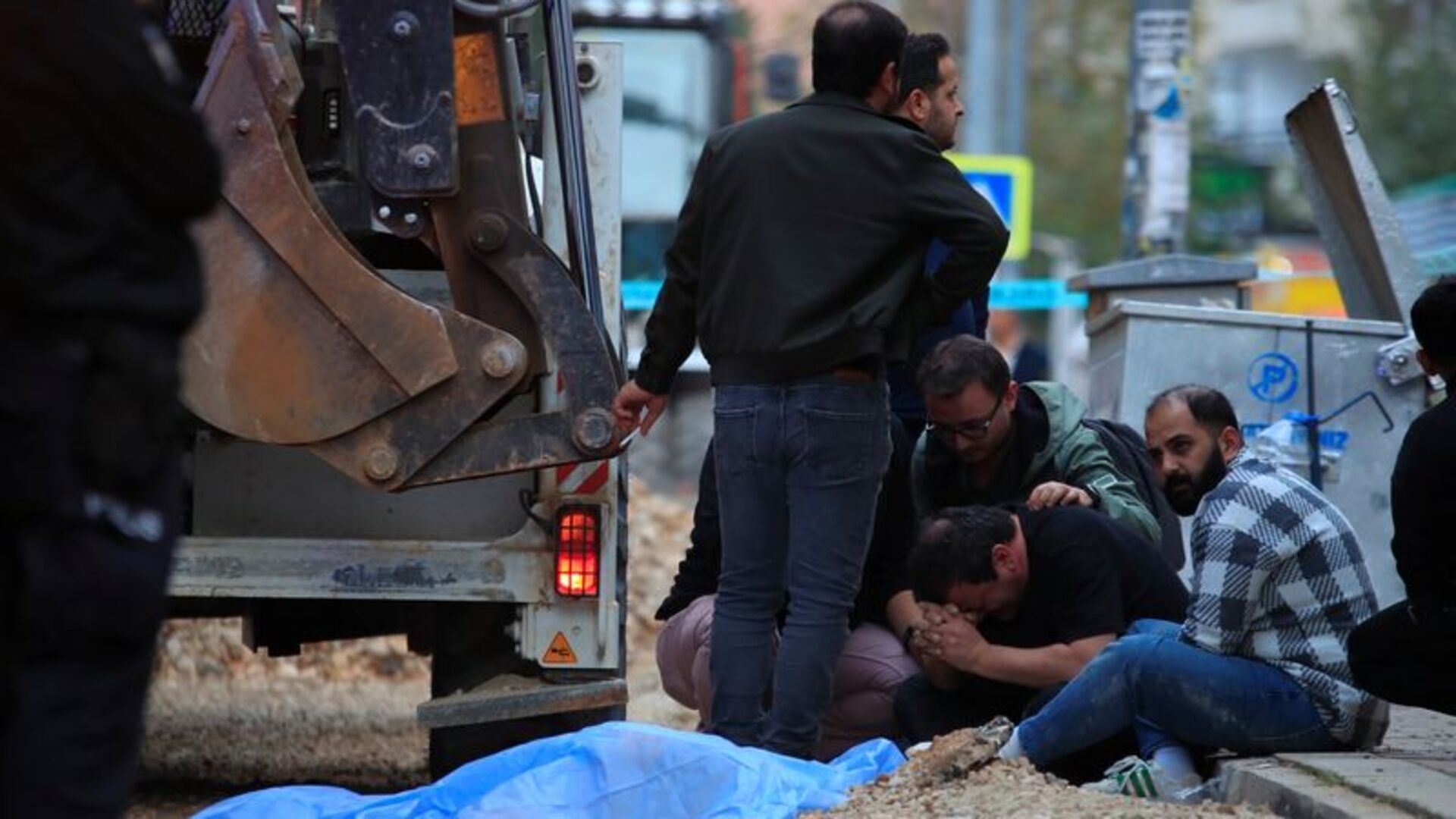 Antalya'da Kepçe Kazasında 81 Yaşındaki Adam Hayatını Kaybetti