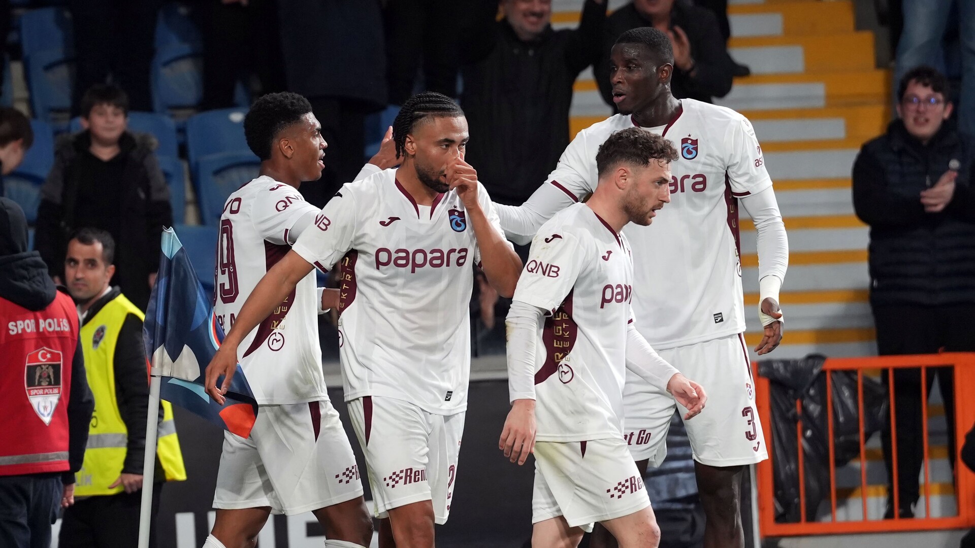 Trabzonspor, Başakşehir'i 101. Dakikada 4-3 Mağlup Etti