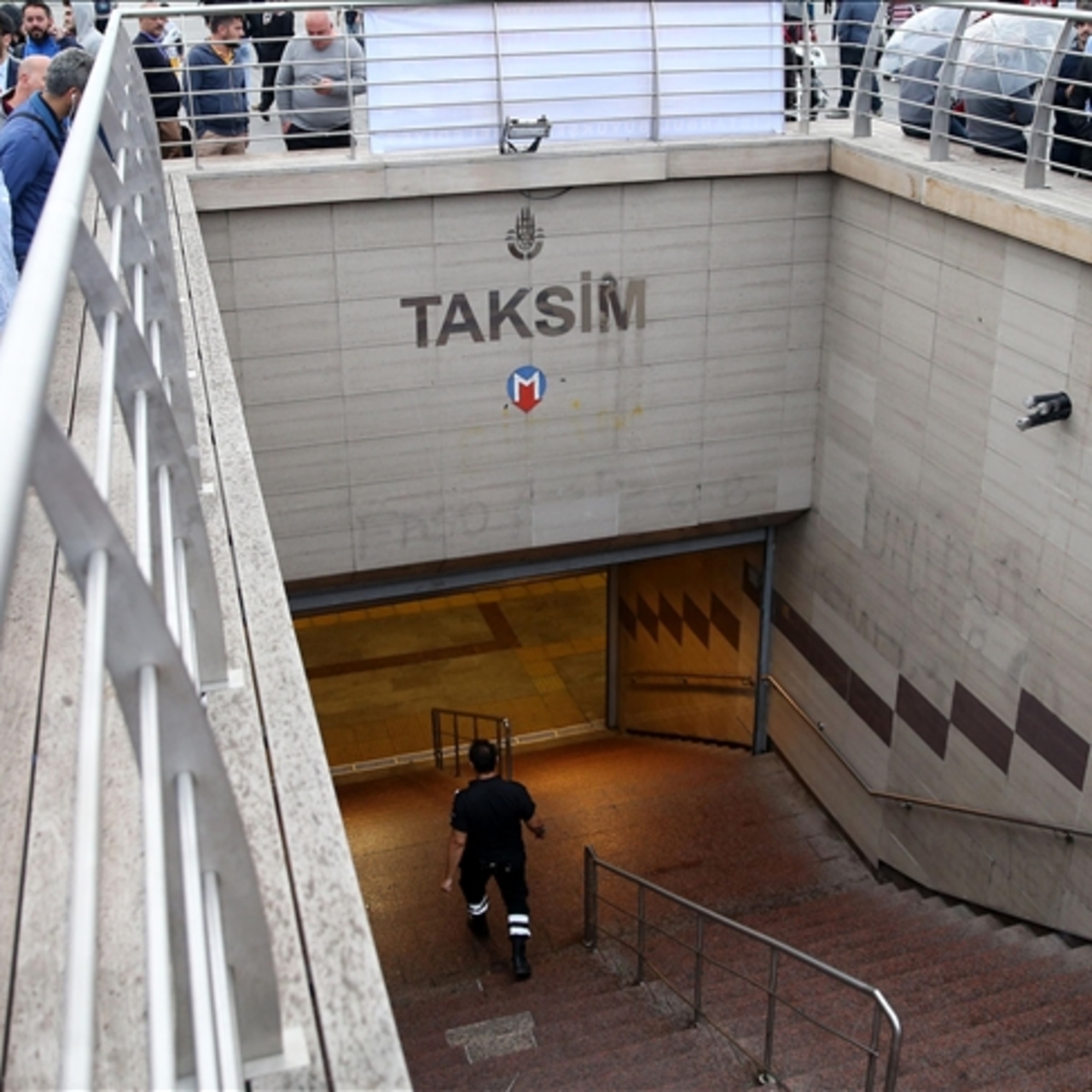 Taksim'deki metro istasyonları geçici süreyle kapatılacak