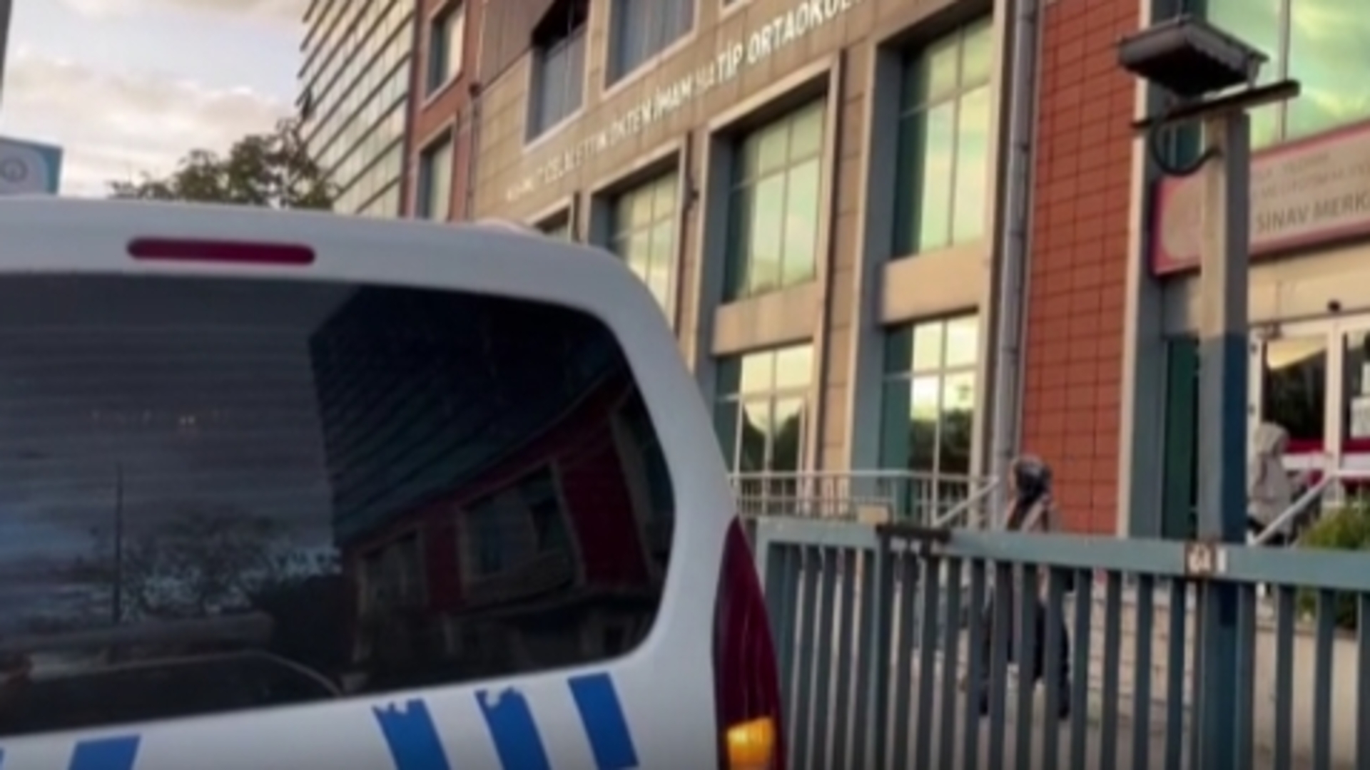 Son dakika: Bursa'da gıda skandalı! 8 öğrenci tarihi geçmiş profiterolden zehirlendi! | Son dakika haberleri