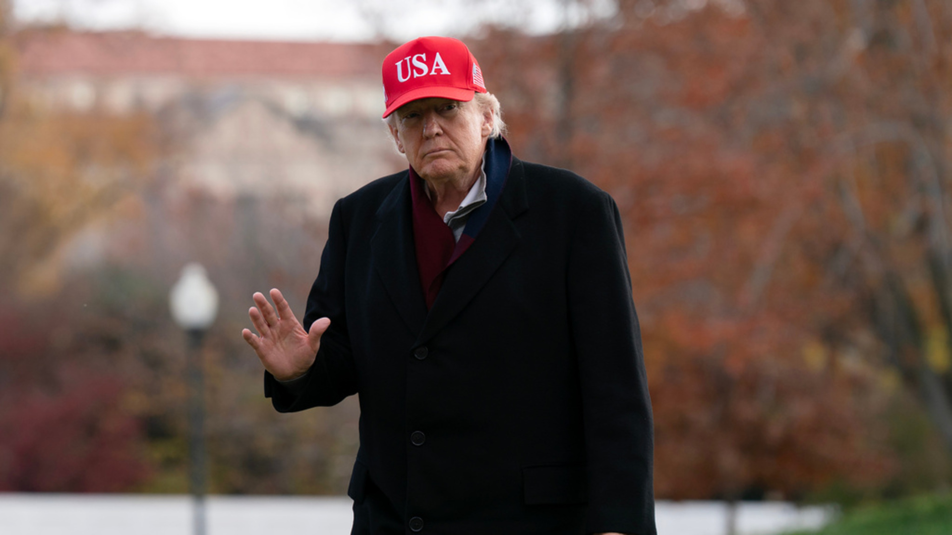 Trump yönetiminin, eski Başkan Biden döneminde kabul edilen mültecileri incelemeyi planladığı iddia edildi | Dış Haberler