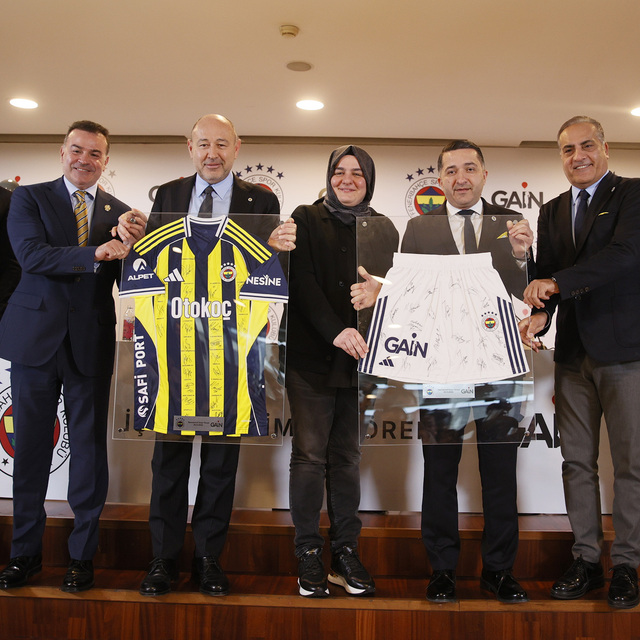 Fenerbahçe'de yeni sponsorluk anlaşması imzalandı