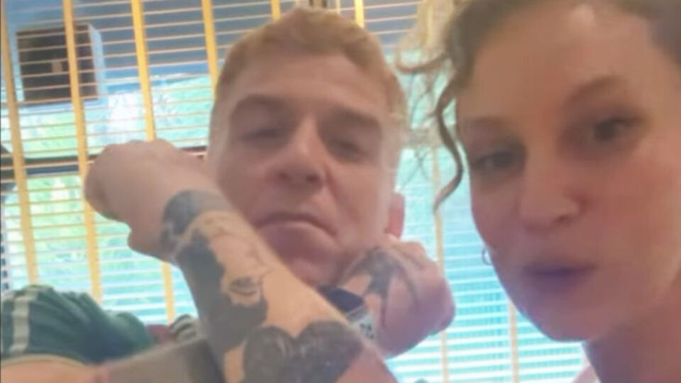 Birbirlerini takipten çıktılar