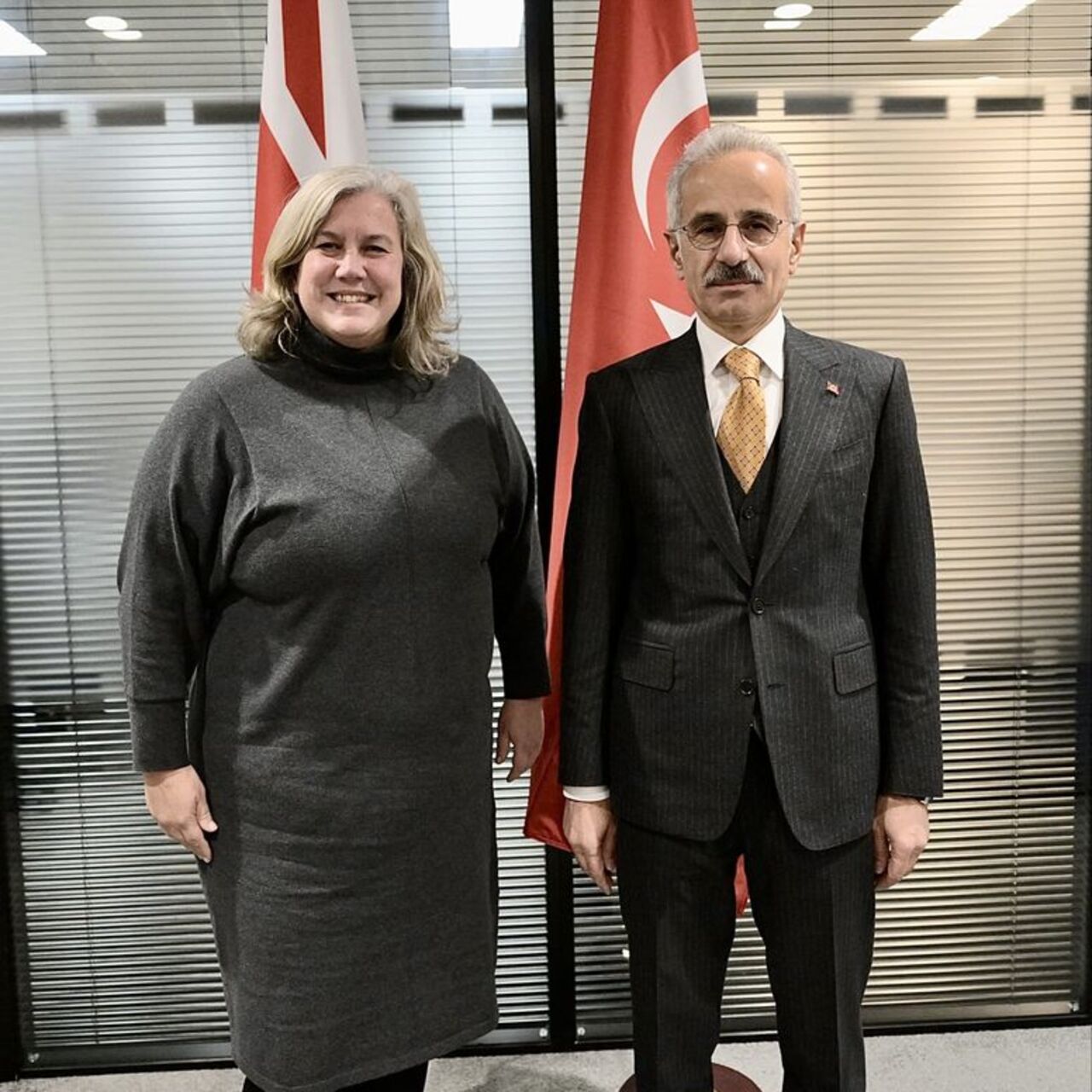Bakan Uraloğlu, İngiliz mevkidaşı ile görüştü