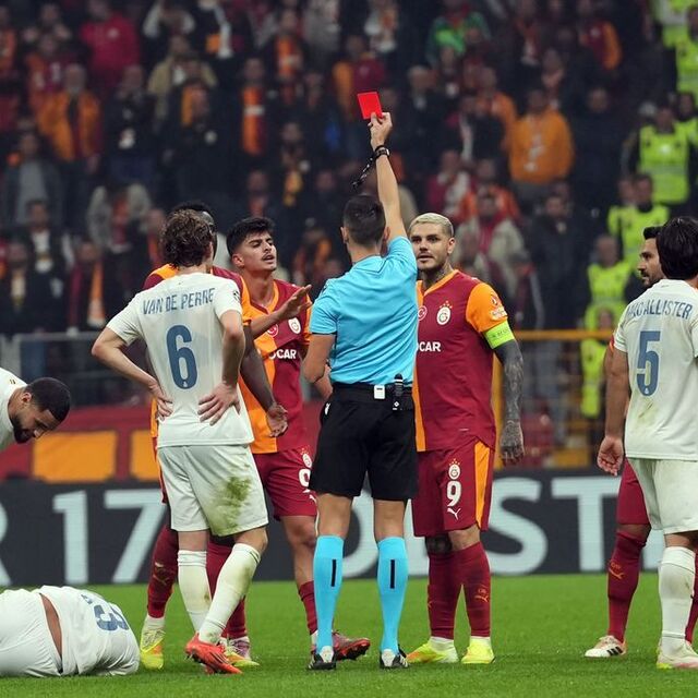 Arda Ünyay ilk maçında kızardı!