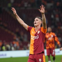 Galatasaray’da derbi öncesi bek alarmı!